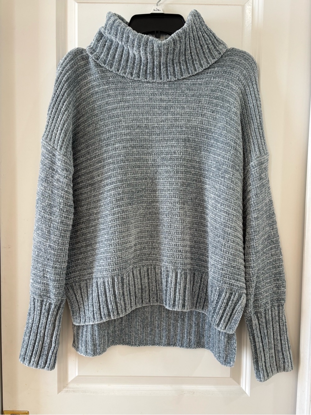 Pink Rose Turtleneck Ribbed Sweater - L
